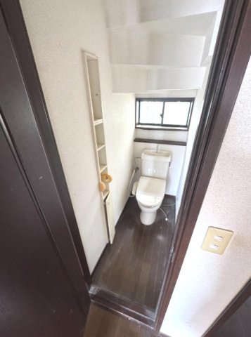 山武郡九十九里町片貝　中古戸建のトイレ|九十九里片貝海岸まで車約3分　平成9年9月築 ４LDK 閑静な立地  駐車2台可能