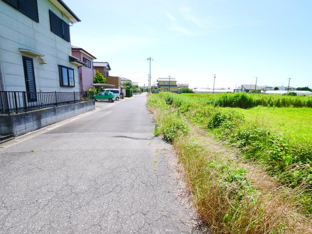 山武郡九十九里町片貝　中古戸建の前面道路含む現地写真|九十九里片貝海岸まで車約3分　平成9年9月築 ４LDK 閑静な立地  駐車2台可能