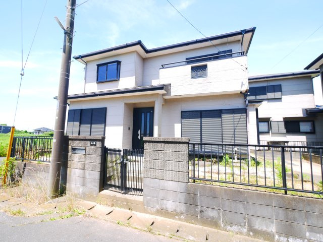 山武郡九十九里町片貝　中古戸建の外観|九十九里片貝海岸まで車約3分　平成9年9月築 ４LDK 閑静な立地  駐車2台可能