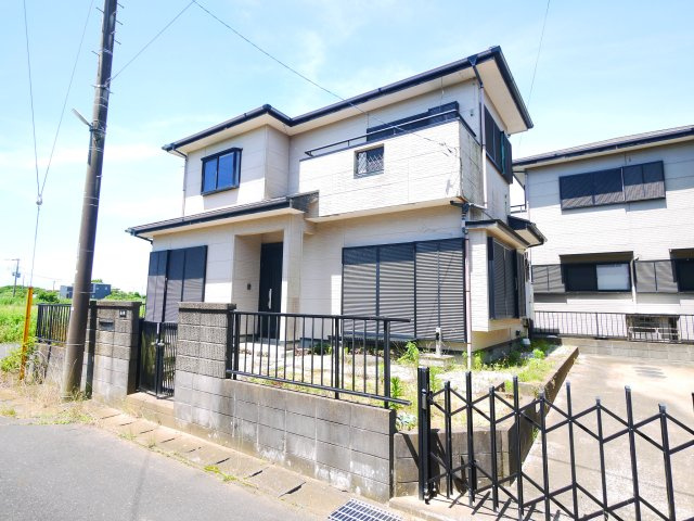 山武郡九十九里町片貝　中古戸建の外観|九十九里片貝海岸まで車約3分　平成9年9月築 ４LDK 閑静な立地  駐車2台可能