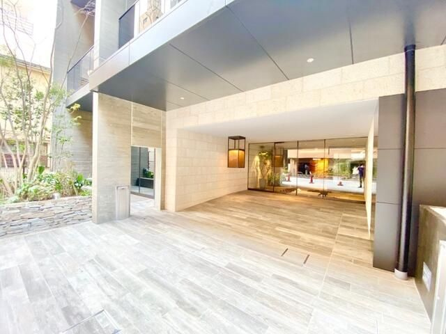 ＯＮＥ　ＲＯＯＦ　ＲＥＳＩＤＥＮＣＥ　ＴＡＭＡＣＨＩのエントランス