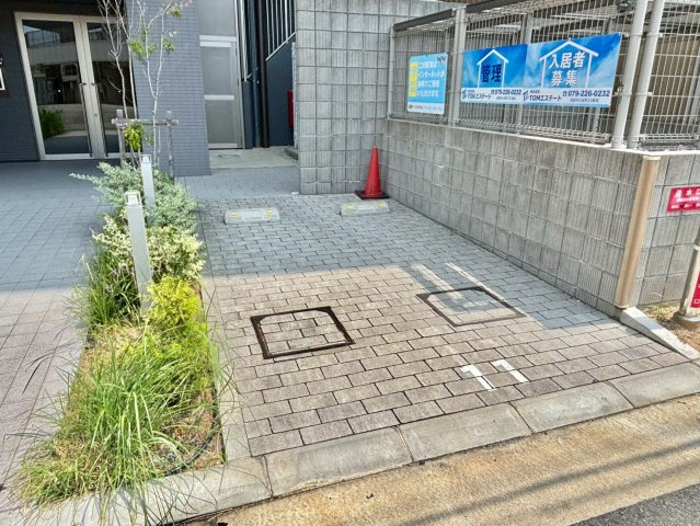 MISTRAL姫路駅前Ⅴ忍町の駐車場