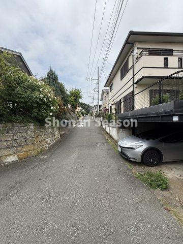 【現地画像あり】中郡大磯町石神台１丁目　中古戸建　63.53坪の前面道路含む現地写真|ローソン まで徒歩５分でちょっとしたお買い物にも便利♪