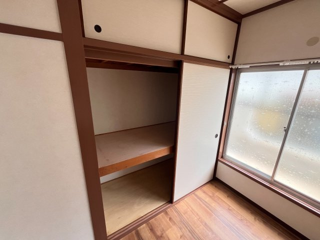 下畑町貸家の収納