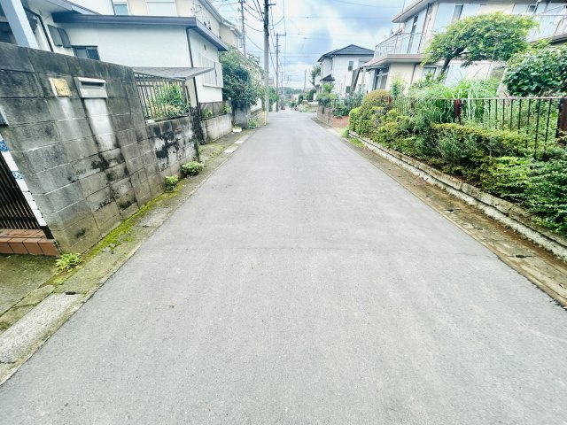 四街道市旭ケ丘2丁目4期【現地販売会】の前面道路含む現地写真|8月6日撮影
