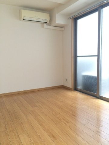 サンイング中井の洋室