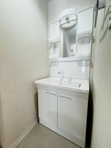 北舞子1丁目戸建の洗面所