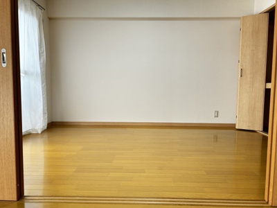 【居間・リビング】 | 秋津グリーンプラザⅢ | 現況を優先いたします。