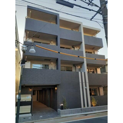 【外観】 | ノート | 鉄筋コンクリート造のがっちりとした建物。