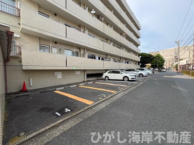 星和平塚宝町ハイツの駐車場|敷地内駐車場