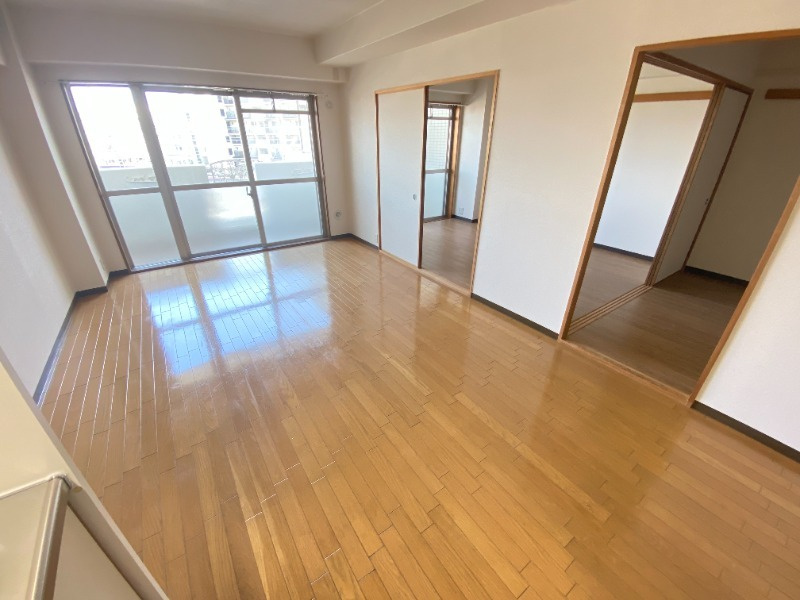 インペリアル花屋敷の居間・リビング