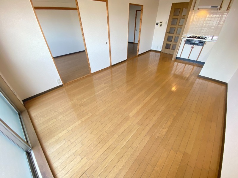 インペリアル花屋敷の居間・リビング