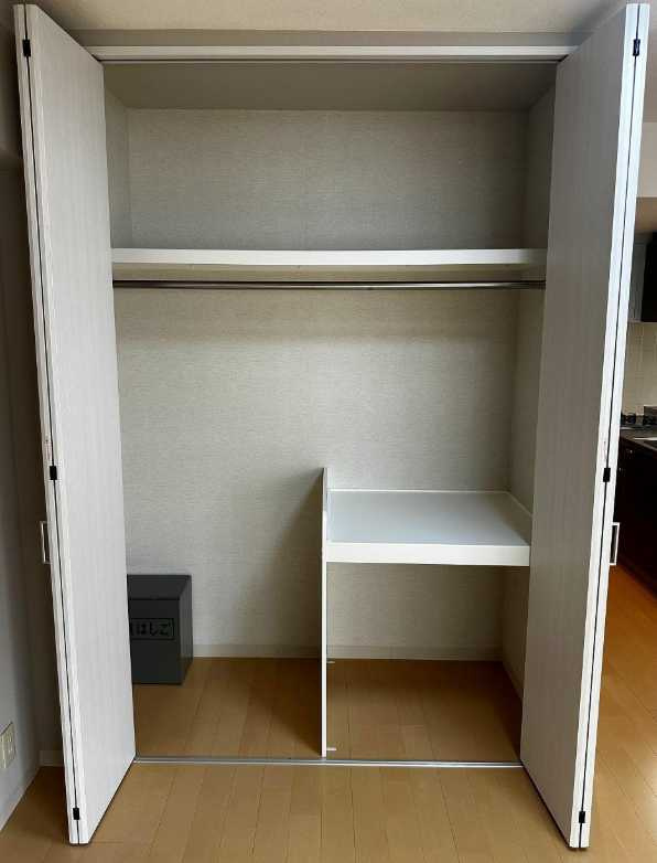 ローズカーデン中里　角部屋　オートロック　トランクルームの設備