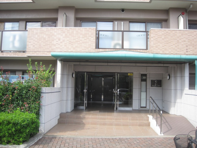 【エントランス】 | 朝日パリオ上福岡　(ふじみ野店) | 閑静な住宅街での快適な暮らしを実現。周辺環境も併せてご案内いたします。是非ご連絡ください！