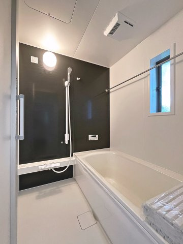 新築戸建・新築建売　矢吹町中町第2　矢吹小・矢吹中の浴室|浴室乾燥機付き＆小窓付きなのでカビの発生を抑制！浴室を清潔に保つことができます！
