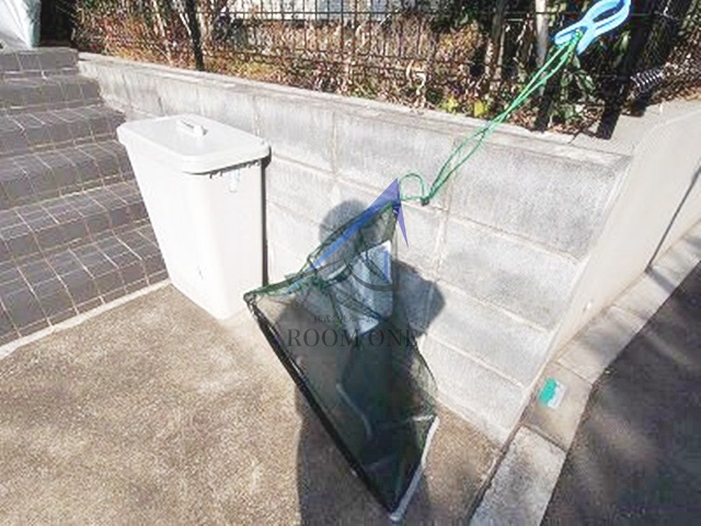 エクセラン杉並のその他共用部分|敷地内ごみ置き場です。