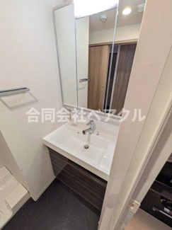 【独立洗面台】 | ベラジオ雅び京都七条ウエストⅡ | 朝の支度にも助かる、独立の洗髪洗面化粧台