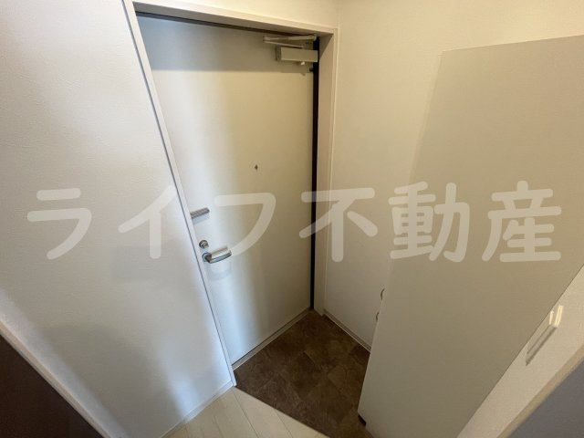 GRANDIR衣摺の玄関|明るい玄関です