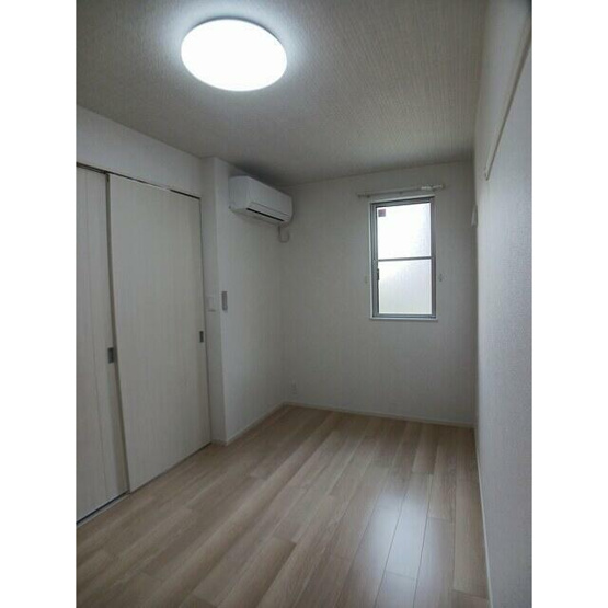 【寝室】 | カーサ西武 | きれいなフローリング。