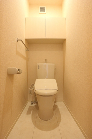 マノア・ロアのトイレ|落ち着いた色調のトイレです(参考写真です)