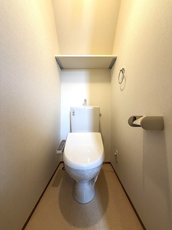 森の泉ⅡAのトイレ|落ち着いたトイレです