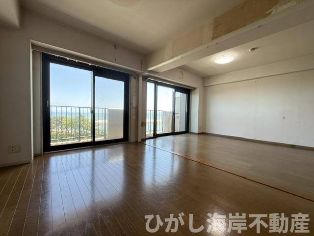 ダイアパレス湘南虹ヶ浜オーシャンビュー　の居間・リビング|17.4帖　LDK