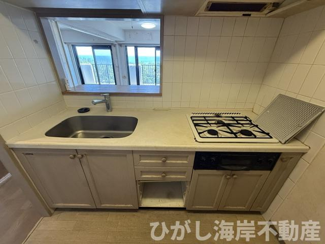 ダイアパレス湘南虹ヶ浜オーシャンビュー　のキッチン|食洗器付きシステムキッチン