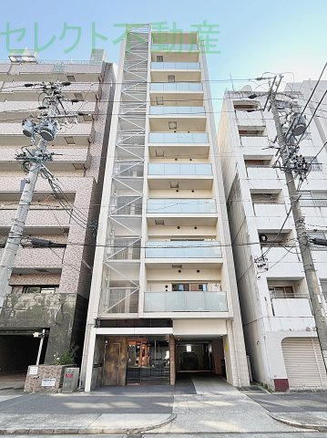REGARO KANAYAMA Sta.の外観