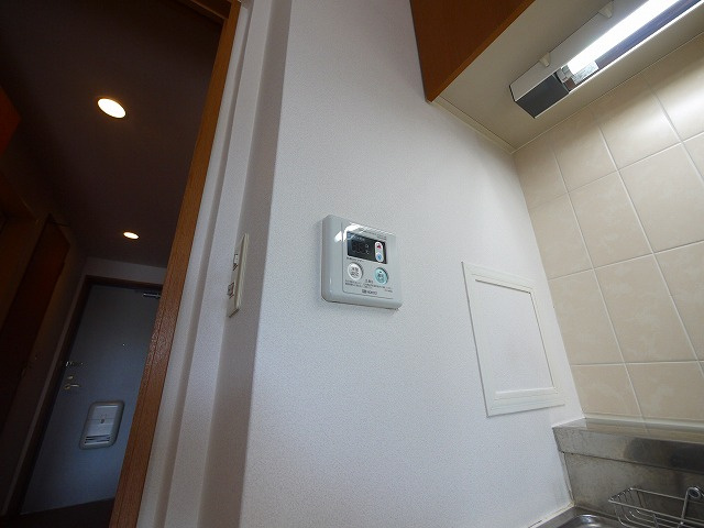 木津南パークサイドヴィレッヂの設備|給湯器のリモコンです