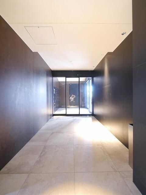 ＳＨＯＫＥＮ　Ｒｅｓｉｄｅｎｃｅ横浜生麦Ⅱのエントランス