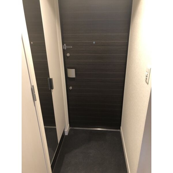 名古屋市中区千代田５丁目の賃貸マンションの玄関