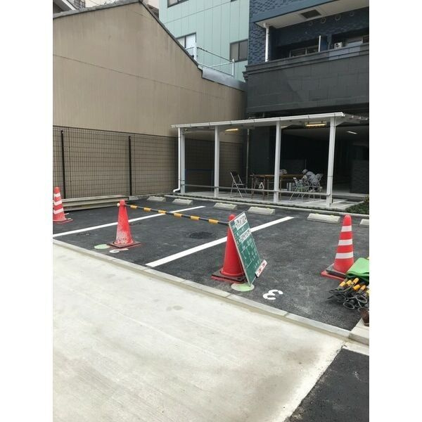 名古屋市中区千代田５丁目の賃貸マンションの駐車場