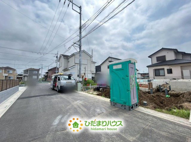 幸手市南第9　新築一戸建て　03　リーブルガーデンの前面道路含む現地写真|2026/07/02　撮影