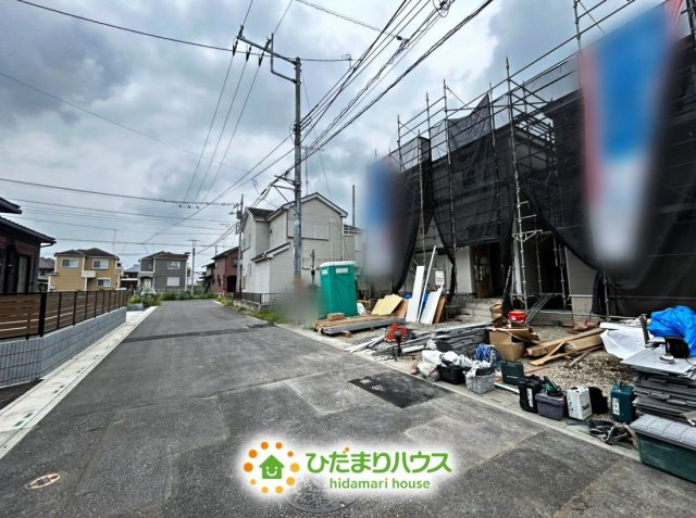 幸手市南第9　新築一戸建て　03　リーブルガーデンの前面道路含む現地写真|2026/09/03　撮影
