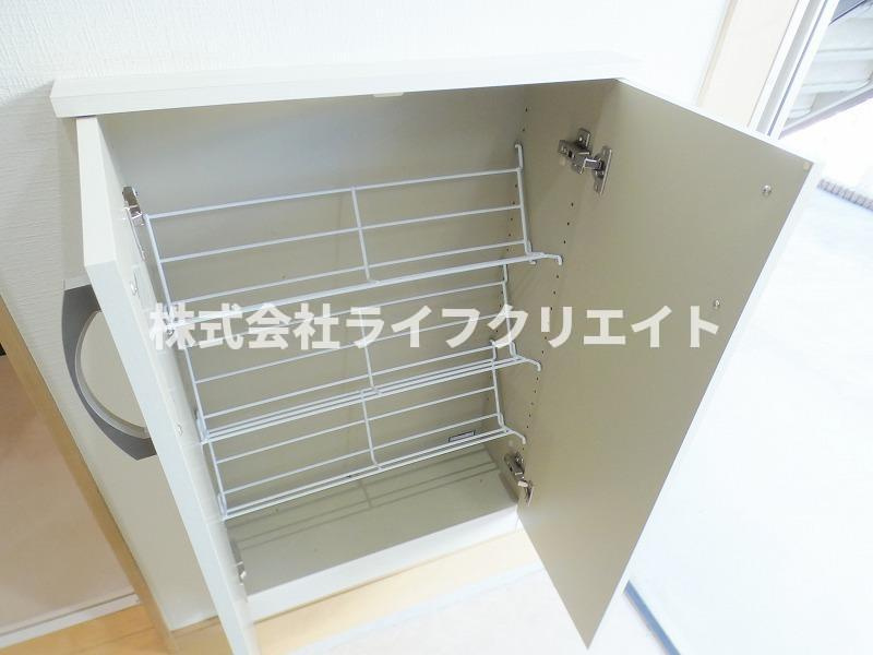 DOME TAMA J棟の玄関