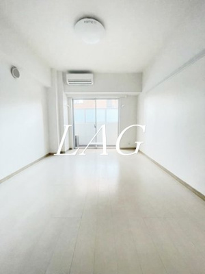 【居間・リビング】 | グランフォース北綾瀬 | 洋室のお部屋です。