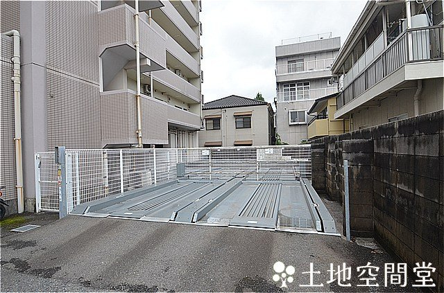 パークサイド萩原の駐車場|立体駐車場下側5,500円