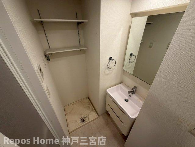 セレニテ神戸元町の洗面所
