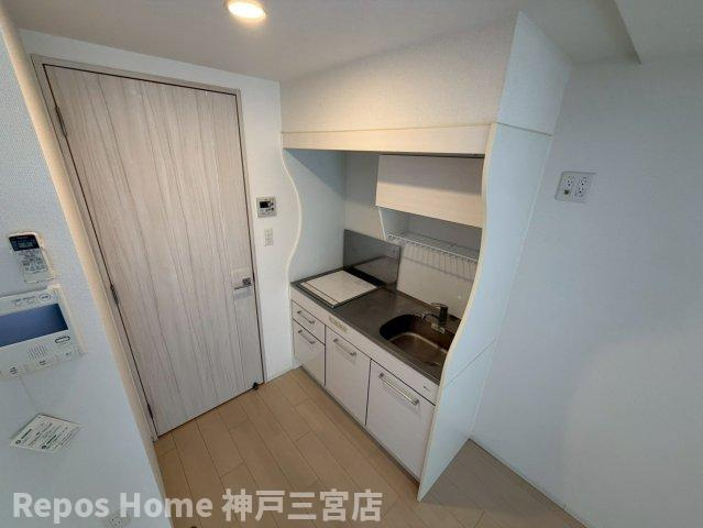 セレニテ神戸元町のキッチン