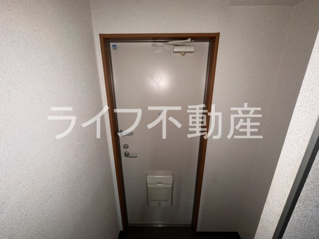 グロースコート大蓮東の玄関