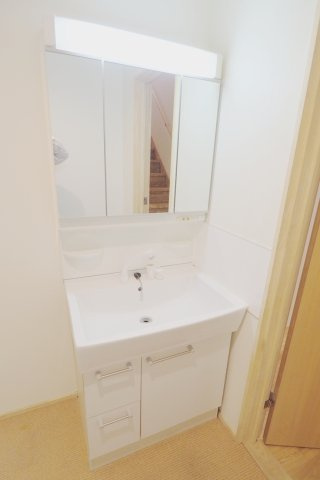 breeze　court　参番館　A棟の洗面所|※写真は同物件別部屋の物となります。現状優先となります。