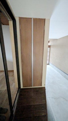 breeze　court　参番館　A棟の玄関