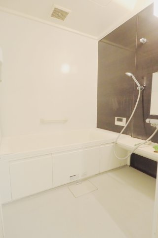 breeze　court　参番館　A棟の浴室|※写真は同物件別部屋の物となります。現状優先となります。