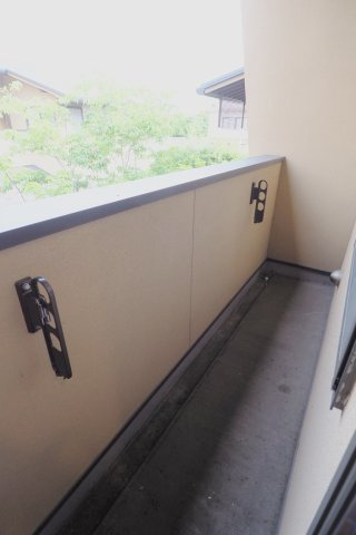 breeze　court　参番館　A棟のバルコニー|※写真は同物件別部屋の物となります。現状優先となります。