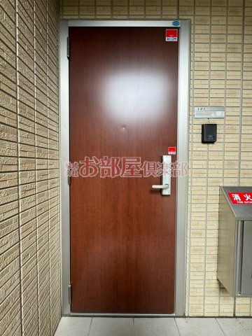 サンクスCYの玄関|収納もある玄関です