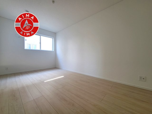 福岡市南区高木2丁目第3-2棟（2号棟）の寝室|主寝室には収納力に優れたクローゼットがありますので、お部屋もすっきり片付きます。