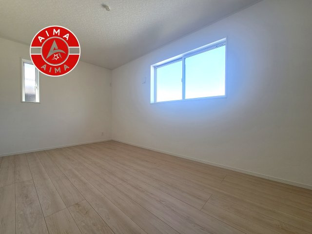 福岡市南区高木2丁目第3-2棟（2号棟）の洋室|採光良好な洋室は全居室、複層ガラスの遮熱効果と断熱効果で、一年中快適に過ごせます。