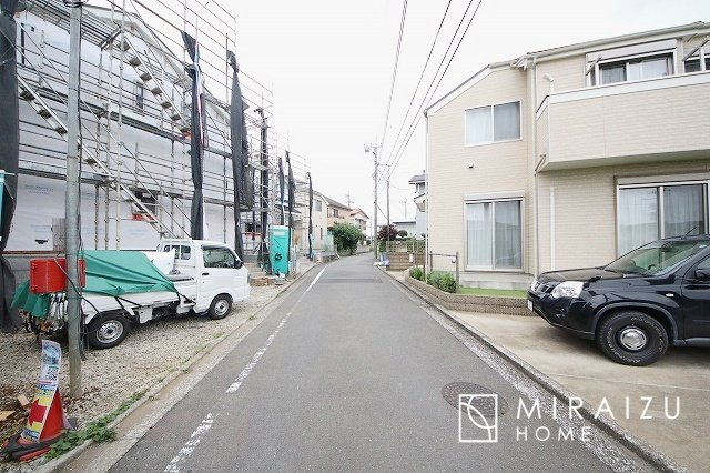 【前面道路含む現地写真】 | 日当たりの良いお家は嬉しいですよね。それぞれ価値観が分かれる箇所です、実際に内覧して日当たりの心地よさをご体感下さいね♪