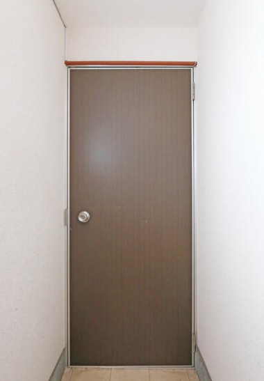 小森アパートの玄関