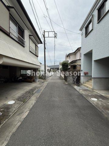 【現地画像あり】平塚市寺田縄　中古戸建　80.54平米の前面道路含む現地写真|大切なお車を直射日光・風雨から守れる3LDKガレージハウスです♪　
お車のサイズ等、ご確認下さいね。